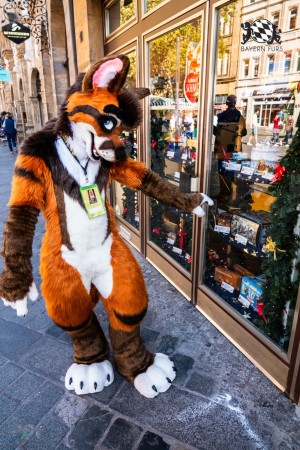 CGC2 0046 von Ryius Suitwalk CGC2 0046 von Ryius Suitwalk